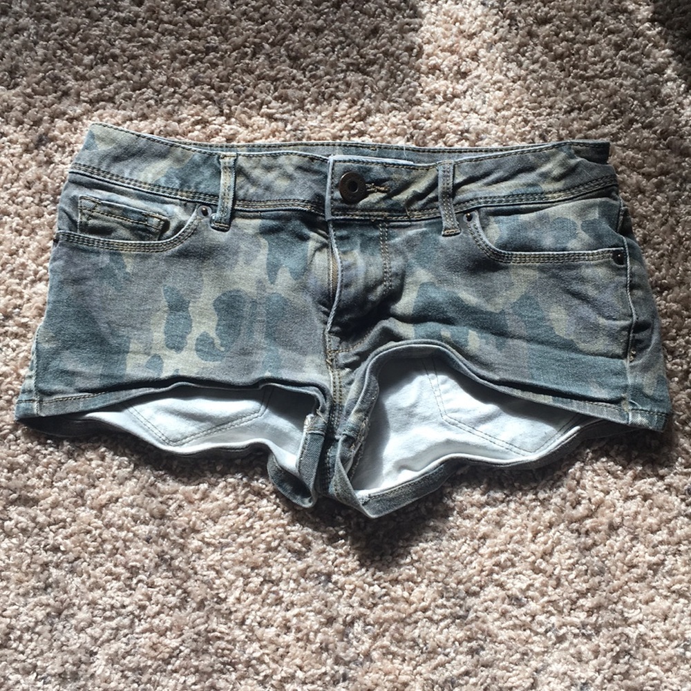 Camo short shorts